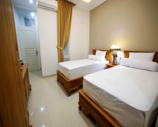 Deluxe Twin Bed